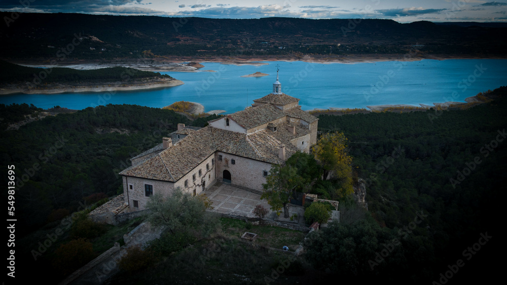 Antigua Ermita junto al Mar de Castilla.