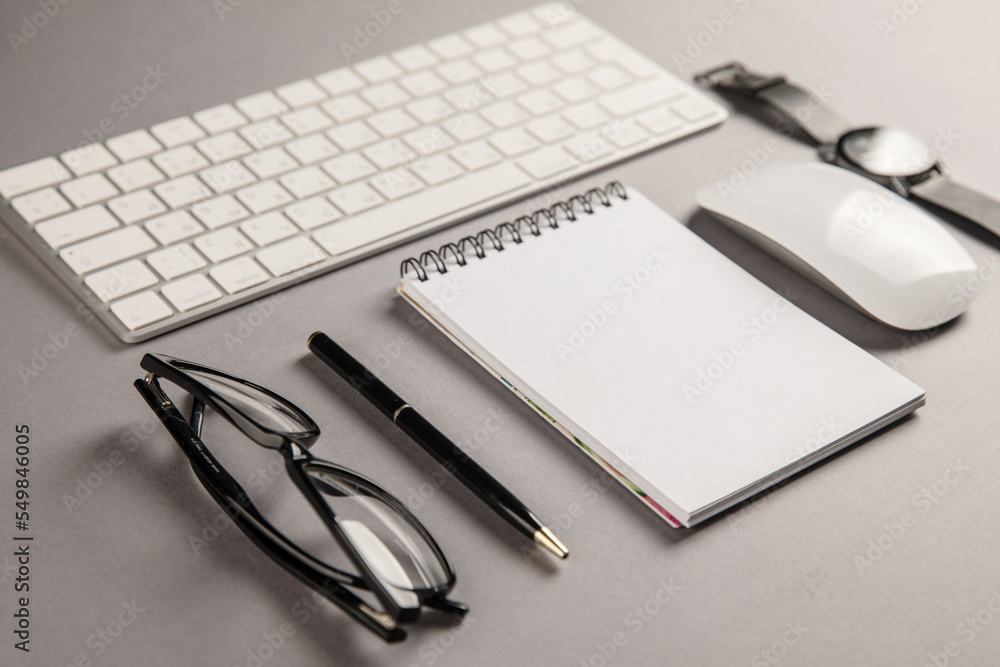 Keyboard, notepad and clock Keyboard, notepad and clock