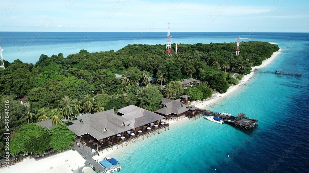 Obraz premium View of stunning Mataking island coastline with sandy beach, Malaysia