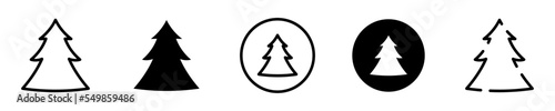 Conjunto de iconos de pinos. Árbol de navidad. Concepto de plantas. Pinos de diferentes estilos. Ilustración vectorial