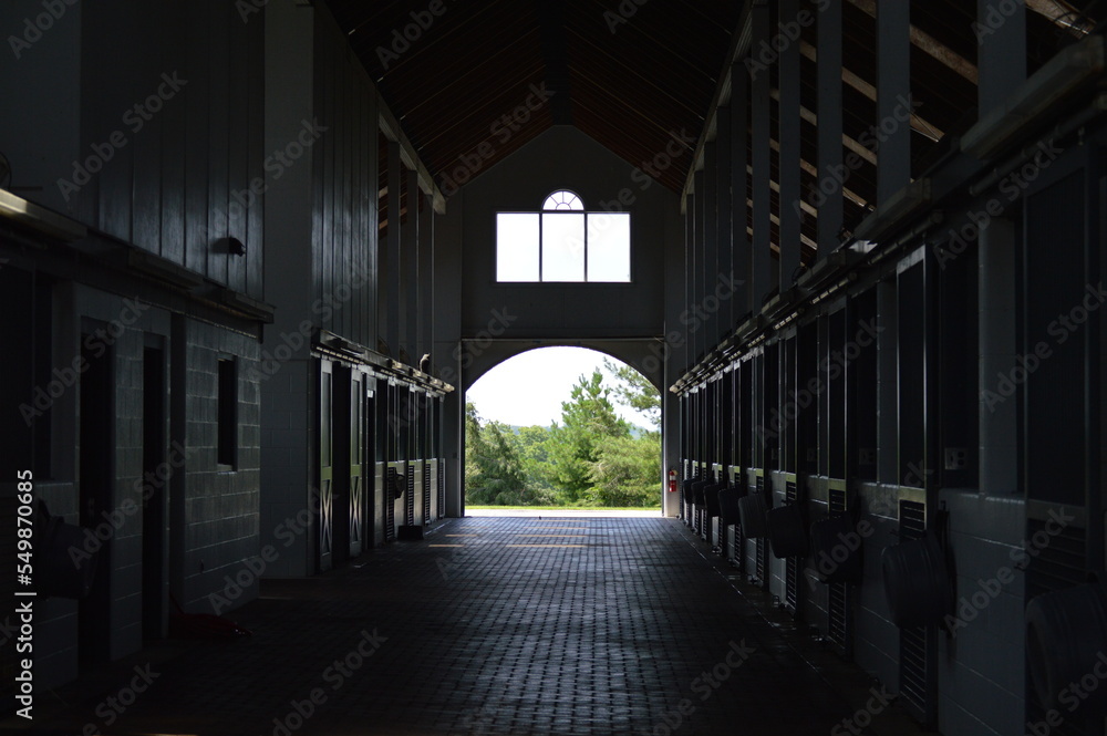 A Thoroughbred horse farm barn in Kentucky, USA.