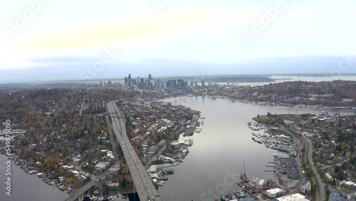 Wallpaper Mural Wide drone shot of Lake Union connecting all of Seattle's meandering neighborhoods. Torontodigital.ca