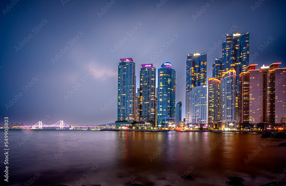 Obraz premium Busan, Korea - April 25, 2015: Marine city is a luxury and prestigious residential area constructed on Suyeong bay reclaimed land in Haeundae District.
