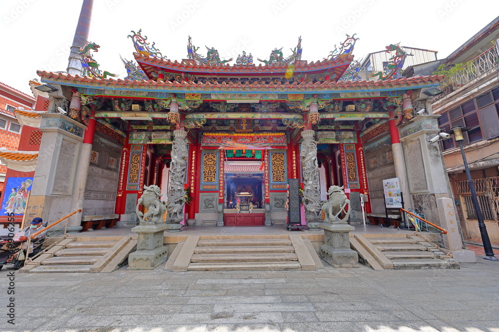 Obraz premium Tainan Grand Mazu Temple, a 17th-century colorful and traditional place of worship in Tainan, Taiwan 