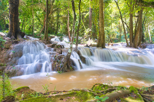 Fototapeta Naklejka Na Ścianę i Meble -  国立公園の滝　タイ・カンチャナブリー
