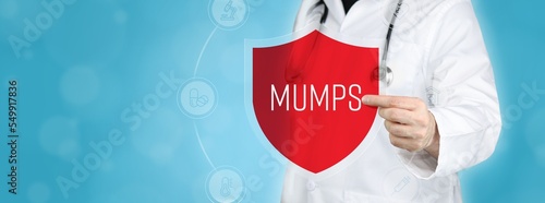 Mumps (Ziegenpeter). Arzt hält rotes Schutzschild umgeben von Icons im Kreis. Medizinisches Wort im Symbol