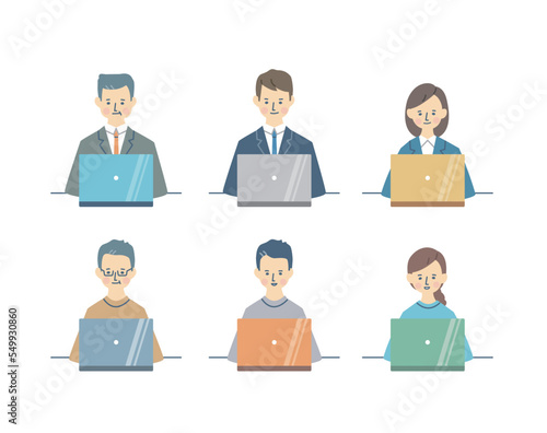 パソコンで仕事をする男女