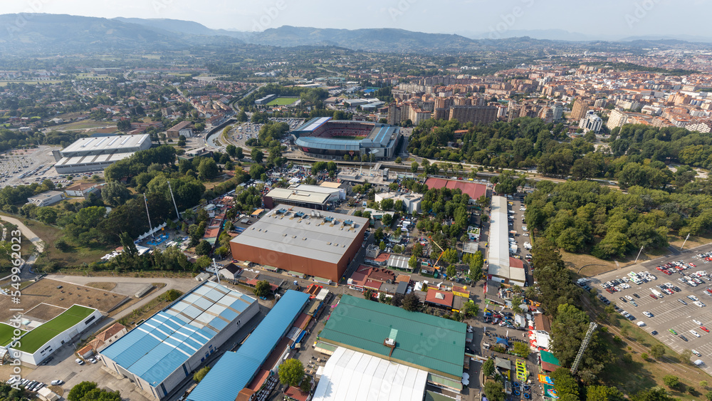 Vista aerea del recito de la feria internacional de Muestras de Asturias con el campo de futbol del Sporting de Gijon