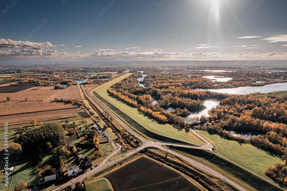 Suchy zbiornik przeciwpowodziowy, Polder Buków panorama z lotu ptaka jesienią z okolic wsi Bluszczów w gminie Gorzyce na Śląsku w Polsce