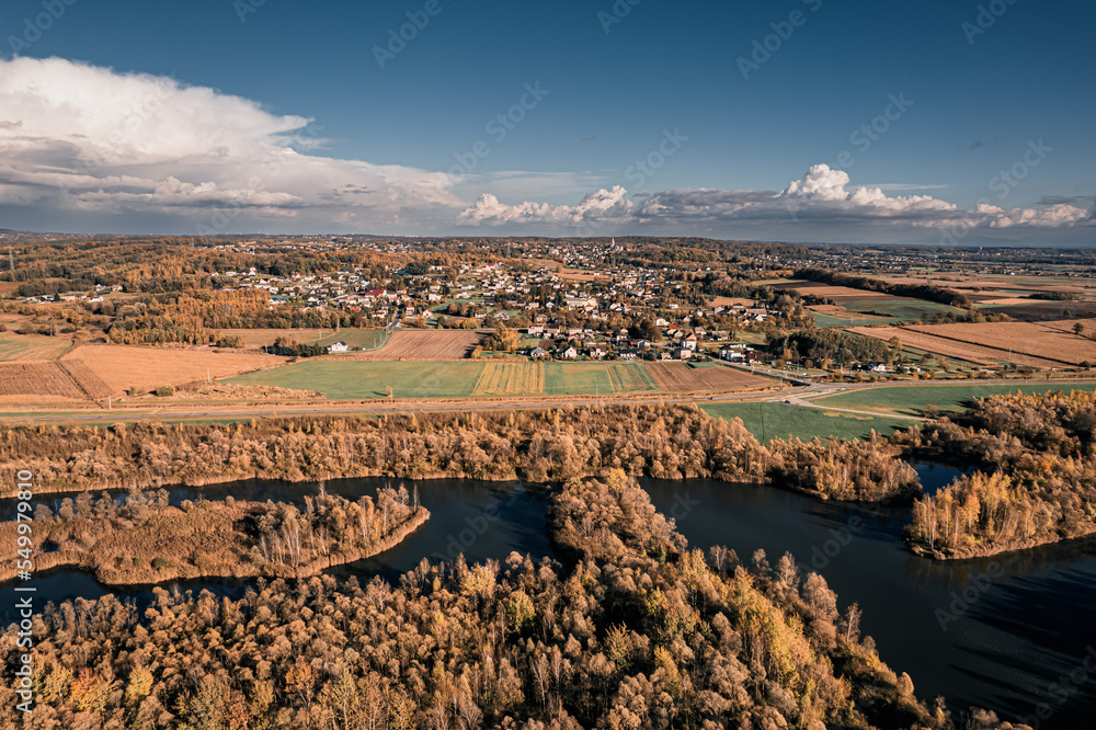 Suchy zbiornik przeciwpowodziowy, Polder Buków panorama z lotu ptaka jesienią z okolic wsi Bluszczów w gminie Gorzyce na Śląsku w Polsce