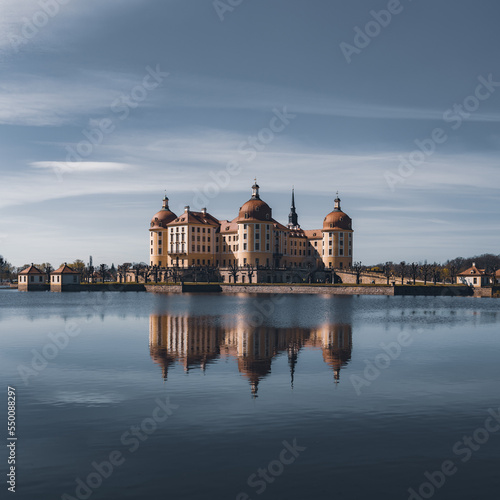 Schloss Moritzburg in einem schönen abendlichen Licht