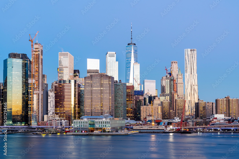 Obraz premium Manhatten Skyline ,Financial District with Freedom Tower,..Brooklyn,Manhatten,New York City,New York,USA
