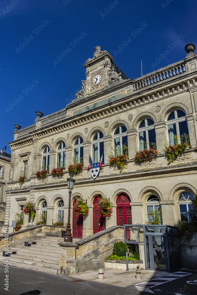 Neo-classical style Town hall of Laon (Hotel de Ville, Marie, from 1838) located on Place du General Leclerc. Laon, Aisne, France.