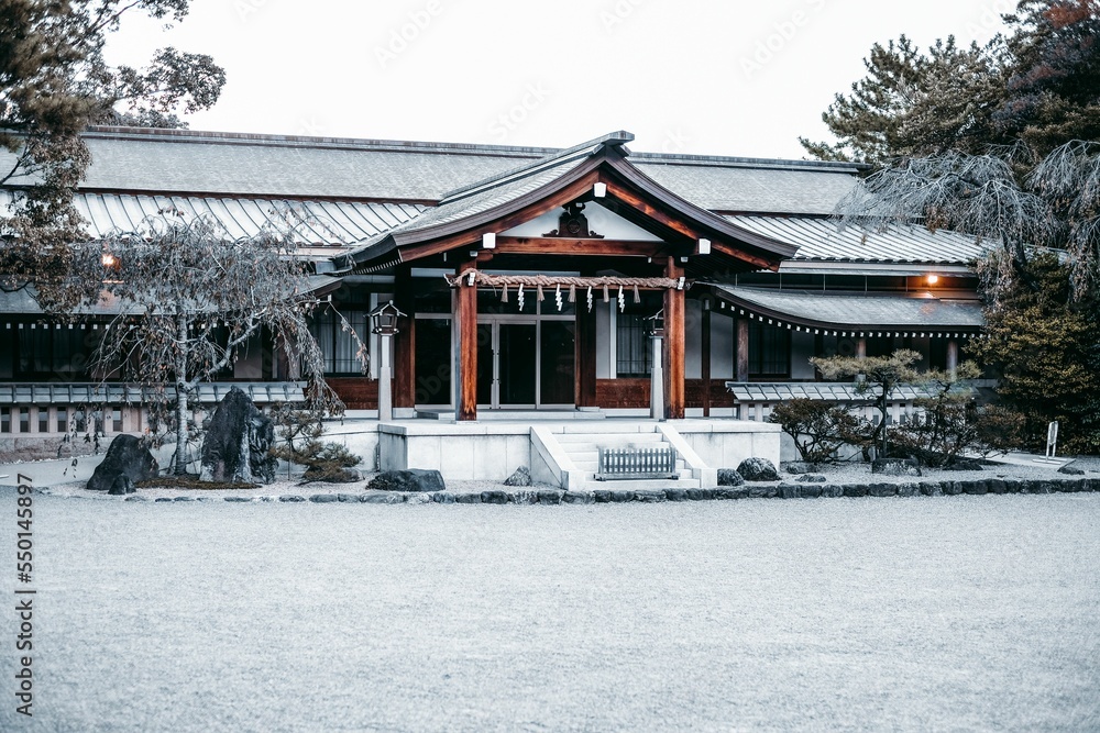 Obraz premium Beautiful shrine facade covered by snow in winter in Nagoya, Japan