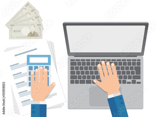 計算しながらPCに入力するスーツの手とお金