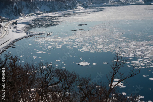 流氷が接岸する海 