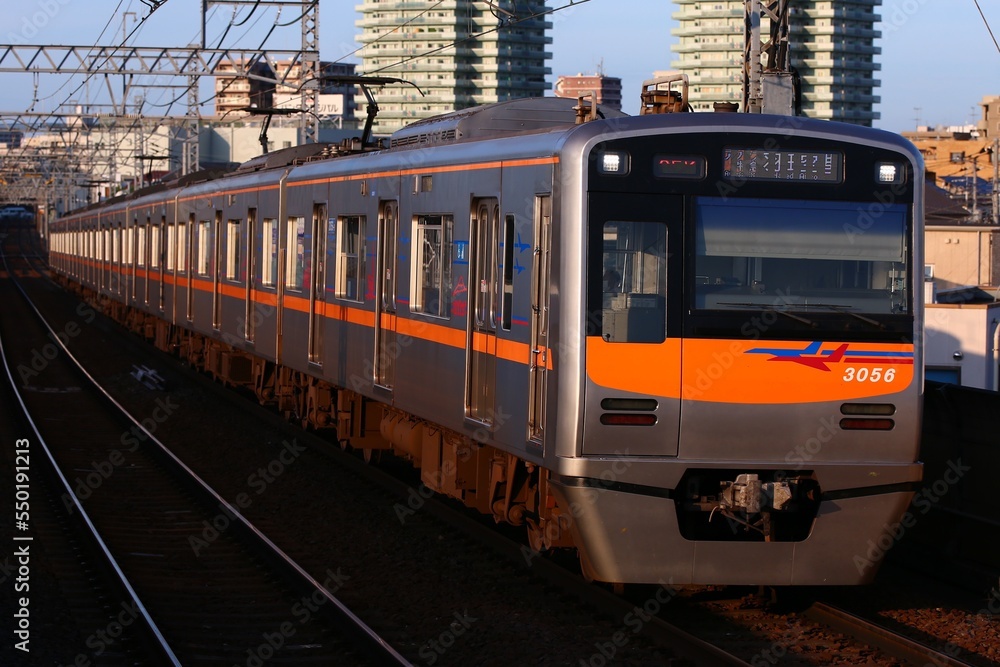 通勤電車 京成3050形オレンジ