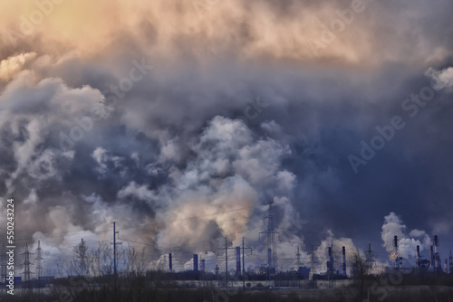 chemical industry plant air pollution © kichigin19
