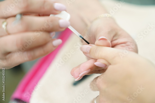 Manicure  malowanie paznokci