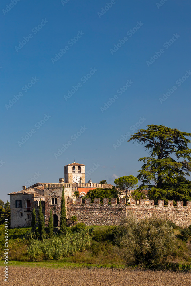 Castello di Castellaro Lagusello, UNESCO site, Lombardy region, Italy Castello di Castellaro Lagusello, UNESCO site, Lombardy region, Italy