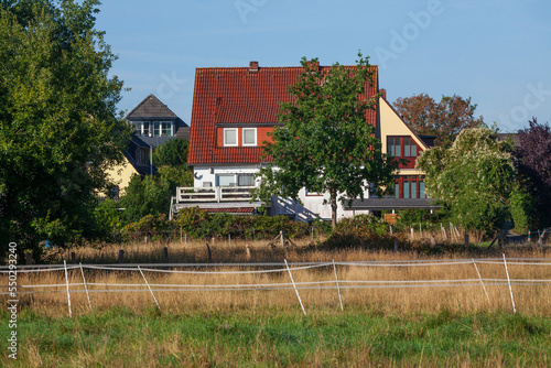 Wohnhäuser, Einfamilienhäuser, Wohngebäude,  Weide, Osterholz-Scharmbeck, Niedersachsen, Deutschland photo