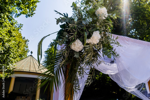 Blumenschmuck draußen