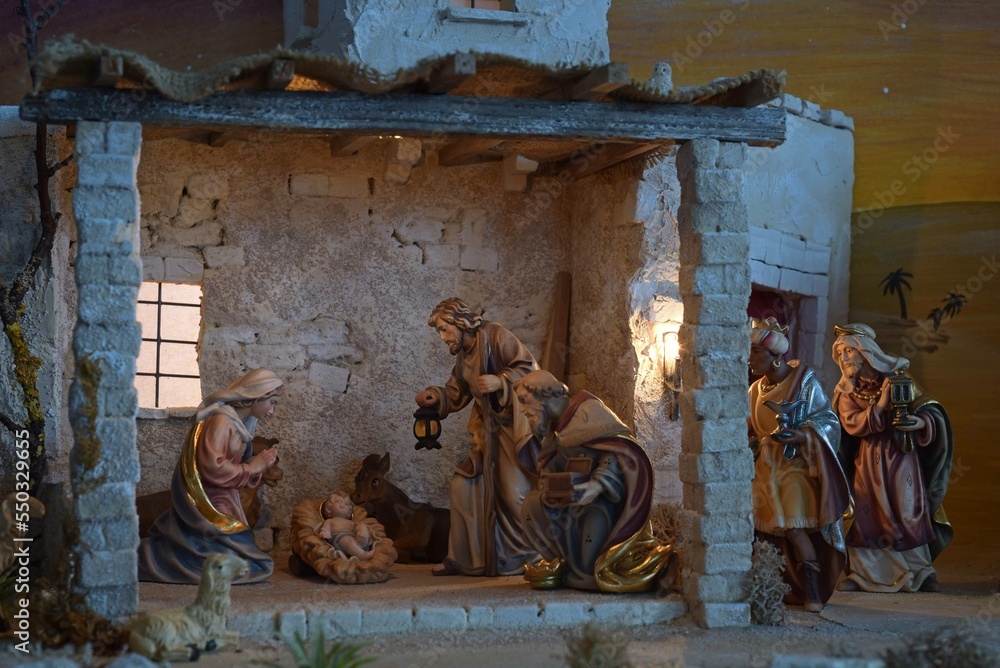 orientalische Weihnachtskrippe, Krippe mit Jesus, Maria, Josef und den