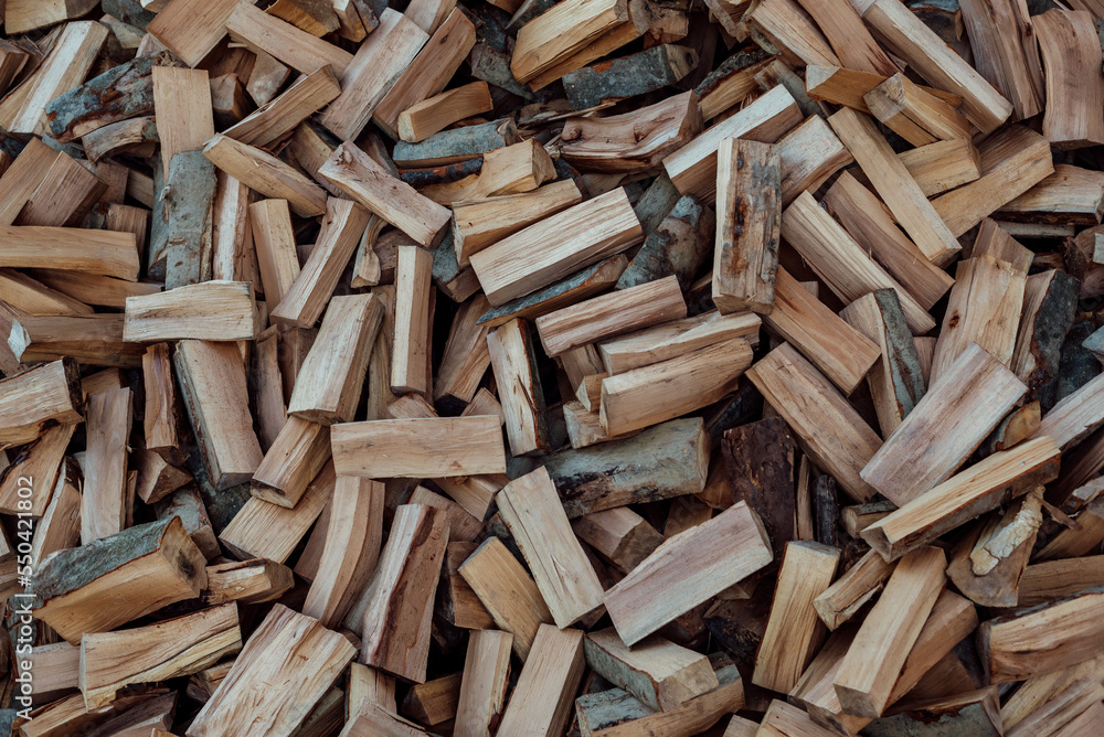 Part of the decoration of the facade of the building and the material from which it is built;
chopped firewood and piled in a disorderly manner Part of the decoration of the facade of the building and the material from which it is built;
chopped firewood and piled in a disorderly manner