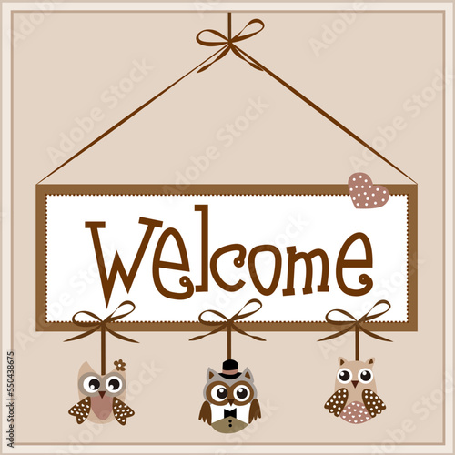 Cartel de bienvenida con búhos en tonos beiges.