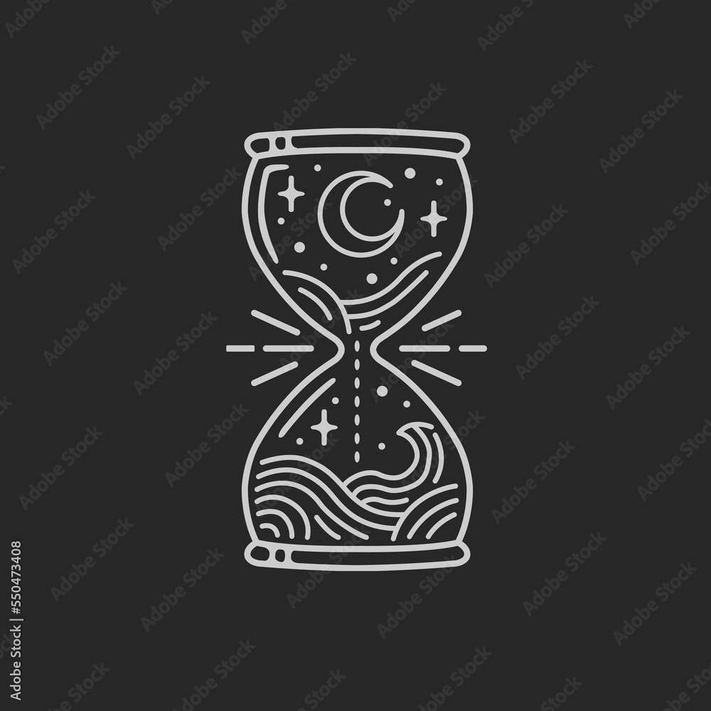 The hourglass design with small ornaments inside, adds to the feel of the desert being close
