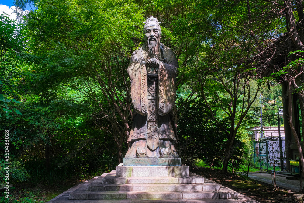 東京都文京区 湯島聖堂 孔子像