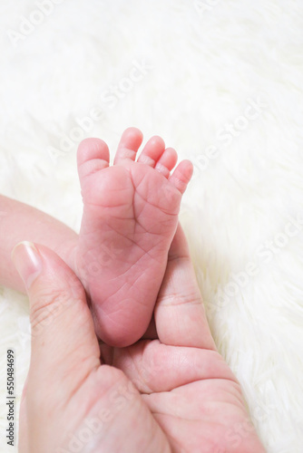 新生児の赤ちゃんの足 photo