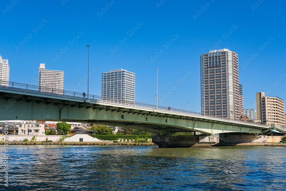 東京都中央区 隅田川に架かる佃大橋