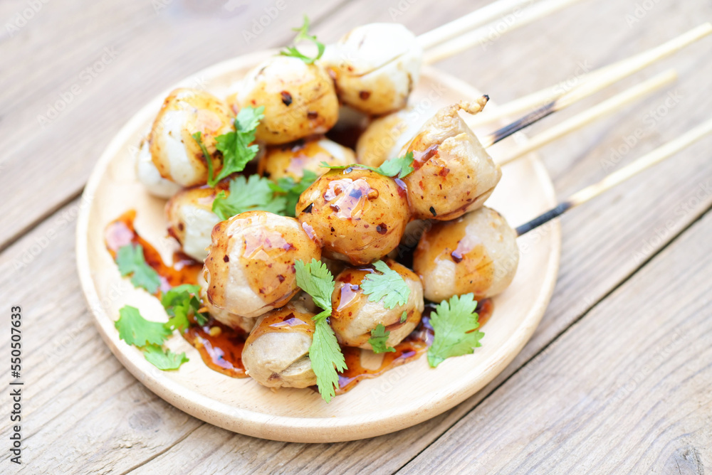 Φωτογραφία Meatballs on plate with with spicy sauce, Grilled meatball and pork ball, Meat b