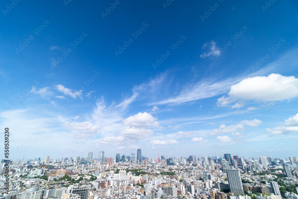 東京　大空に流れる雲　2022 