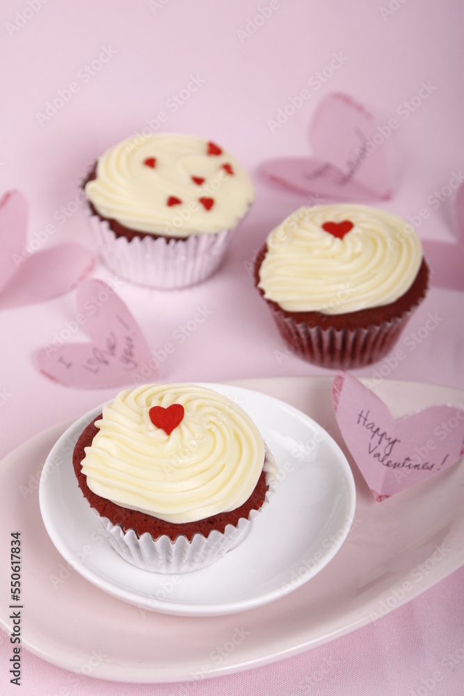 Red velvet cupcakes with hearts for Valentine's Day Red velvet cupcakes with hearts for Valentine's Day