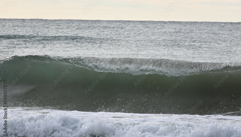 Fototapeta premium Fondo natural con detalle de ola de mar al romper
