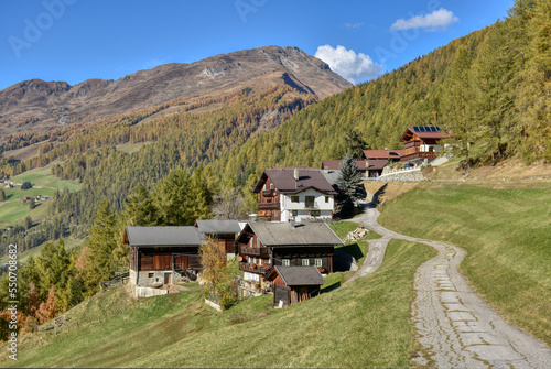 Mölltal, Kärnten, Oberkärnten, Jahreszeit, Herbst, Lärchen, braun, Tal, Berg, Sagritz, Apriach, Scheune, Heustadel, Schupfe, Mitteldorf, Bergbauernhof, Tradition, Weide, Wiese, Brauchtum, Baustil, Hol photo