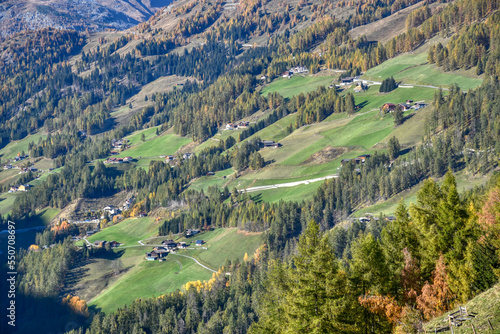 Mölltal, Kärnten, Oberkärnten, Jahreszeit, Herbst, Lärchen, braun, Tal, Berg, Sagritz, Apriach, Scheune, Heustadel, Schupfe, Mitteldorf, Bergbauernhof, Tradition, Weide, Wiese, Brauchtum, Baustil, Hol photo