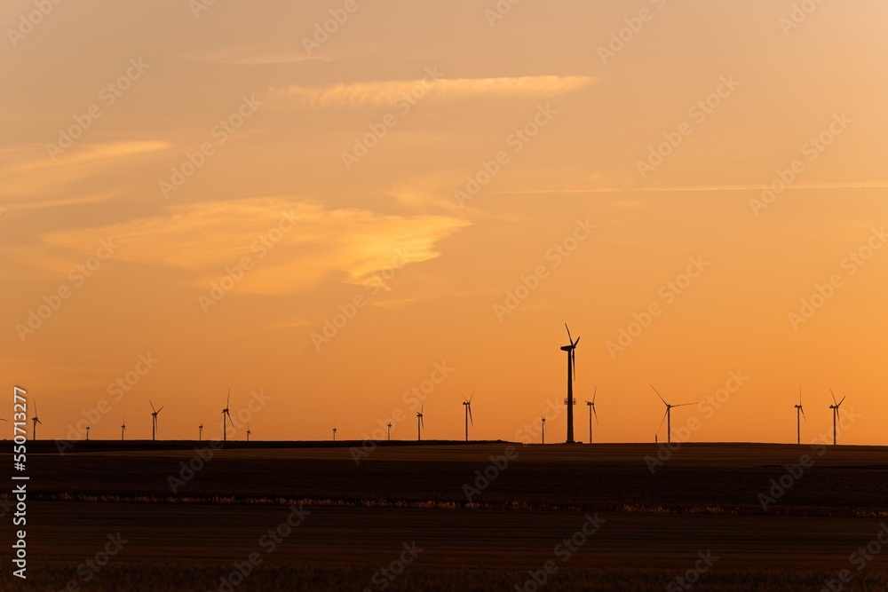 Obraz premium viele Windkraftanlagen im Windpark