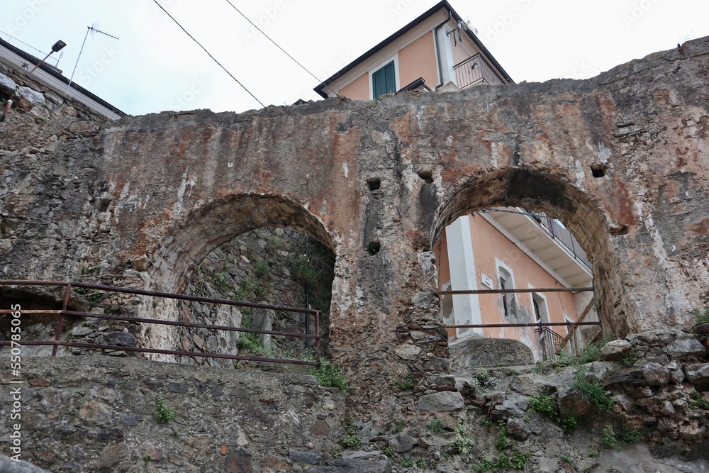 Pizzo - Arcate in pietra in Via Mulini