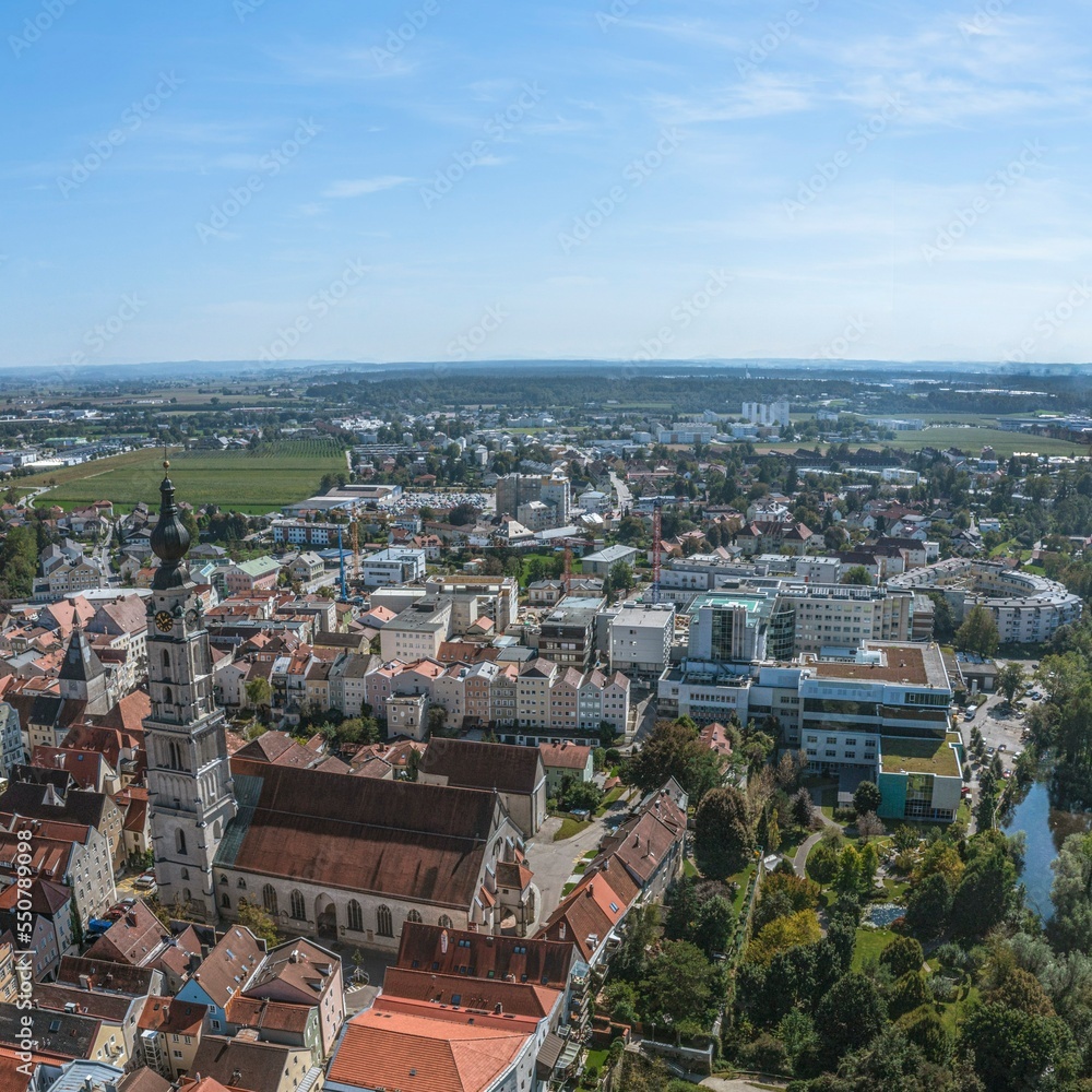 Ausblick auf die Innenstadt von Braunau am Inn in Oberösterreich