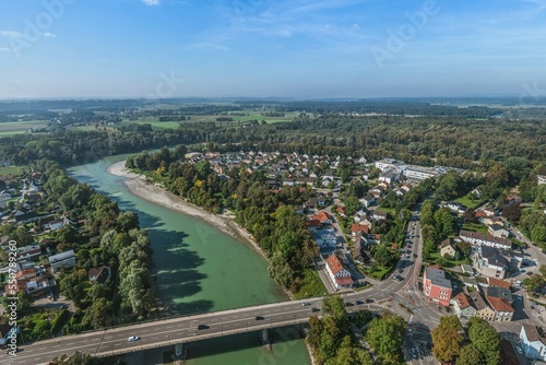 Schilderij op canvas Mühldorf am Inn - Ausblick auf die Inn-Schleife im Süden der Stadt