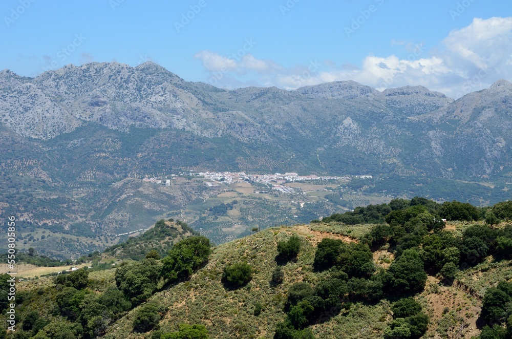 Jubrique desde el mirador del Valle del Genal en Málaga, Andalucía, España