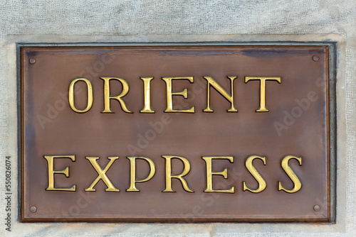Fotografiet Sign of Orient express station