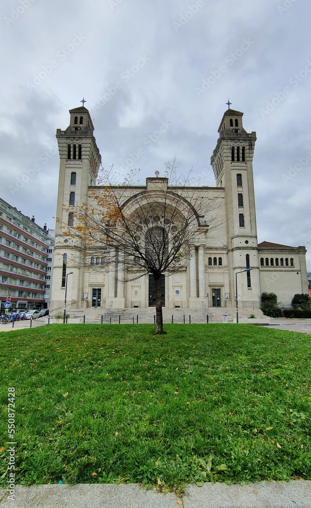 GRENOBLE- Basilique du Sacré Cœur - (Isère)