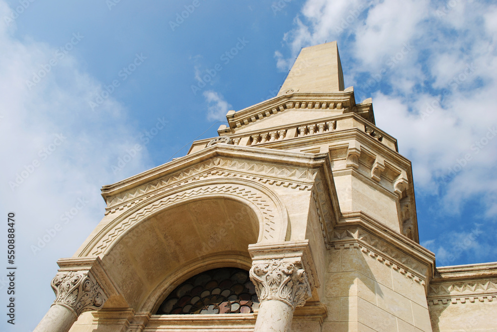 Obraz premium L'ossario di Custoza nel territorio di Sommacampagna in provincia di Verona, Veneto, Italia.