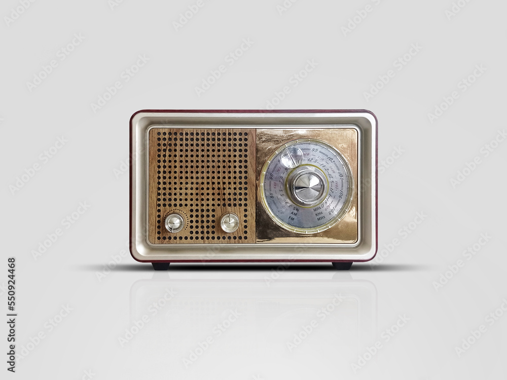 Old brown and gold radio, retro radio without background. Vintage radio  isolated. ilustración de Stock | Adobe Stock