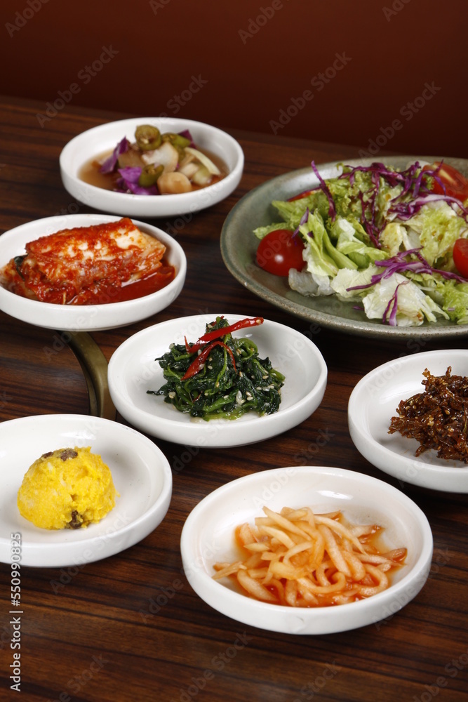 Korean vegetable ingredients and condiments for grilled pork samgyeopsal