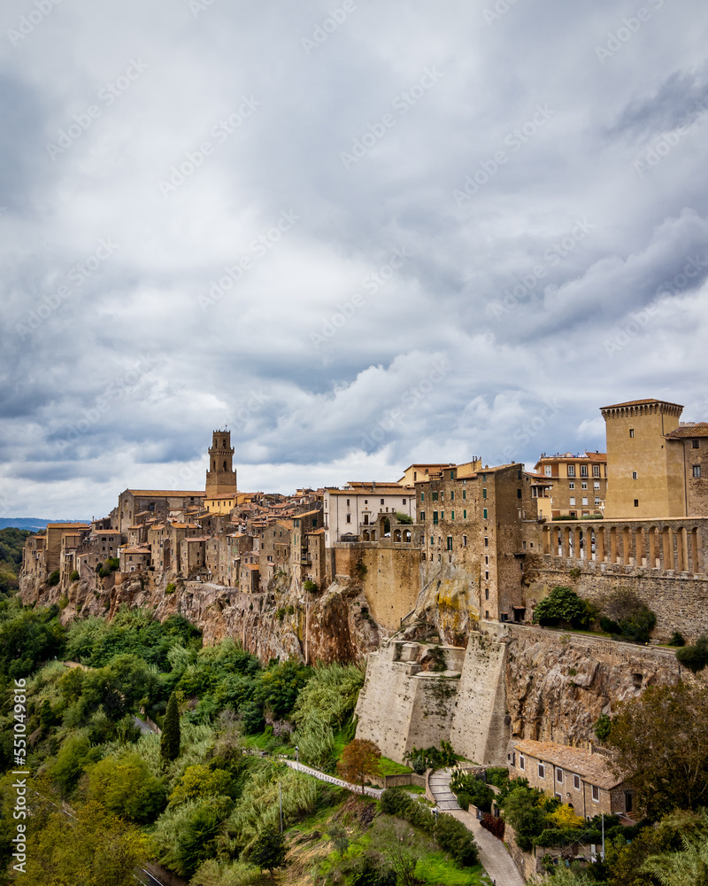 Vista panoramica su Pitigliano in Toscana